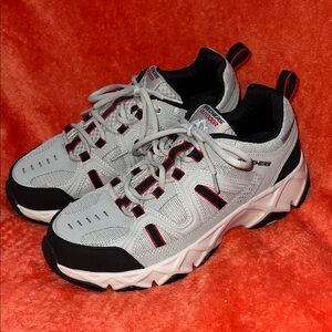 New no box Skechers Outdoors Extra Wide Fit Air cooled memory Foam Men’s 9